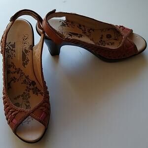 Jambu Women's Size 9 metra design leather sandals.VINTAGE